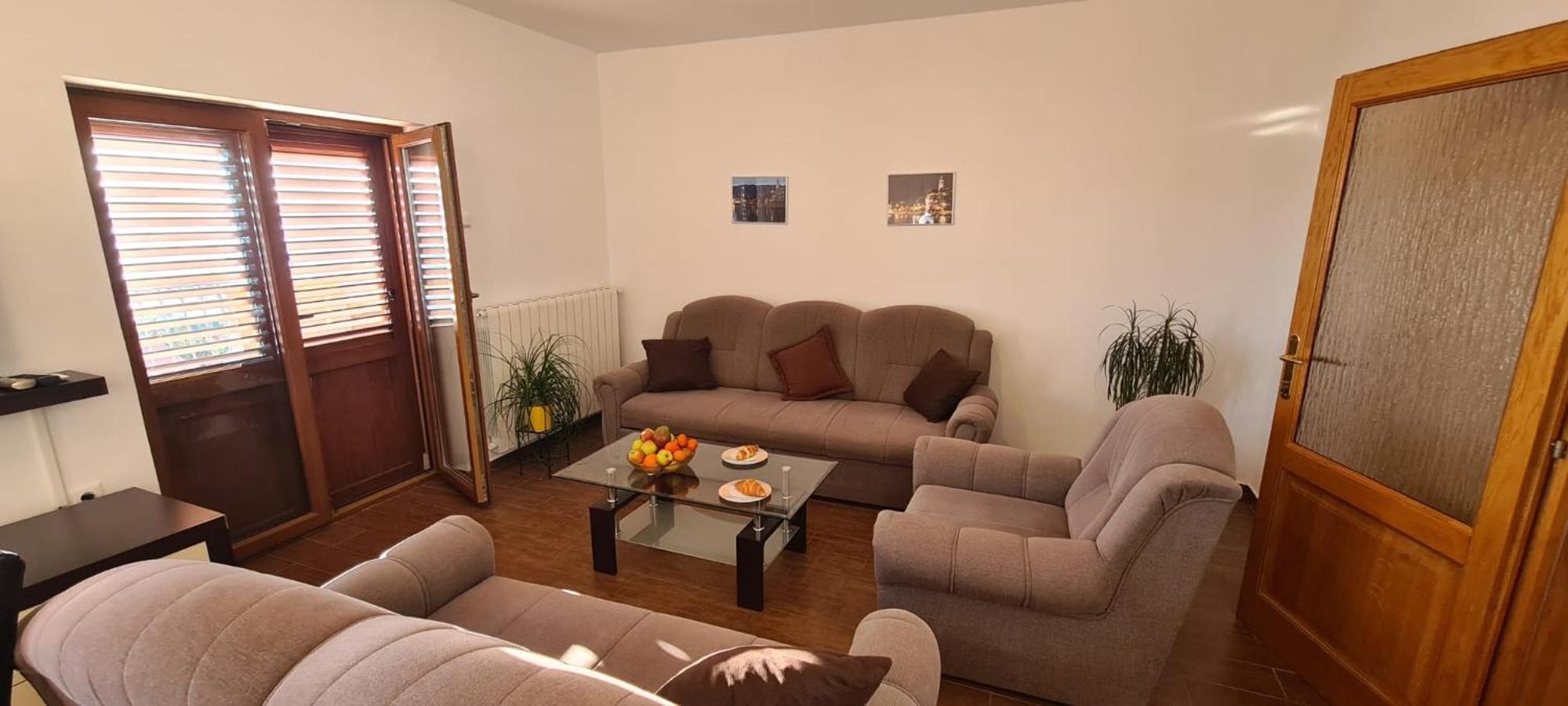 Apartments Klara โนวีวีโนดอลสกี ภายนอก รูปภาพ