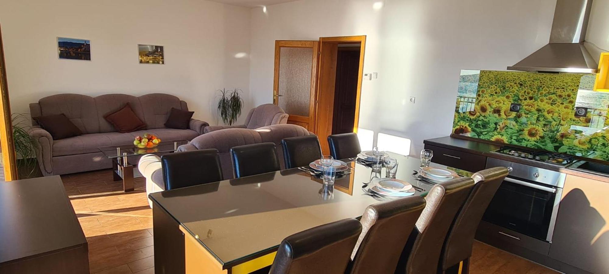 Apartments Klara โนวีวีโนดอลสกี ภายนอก รูปภาพ