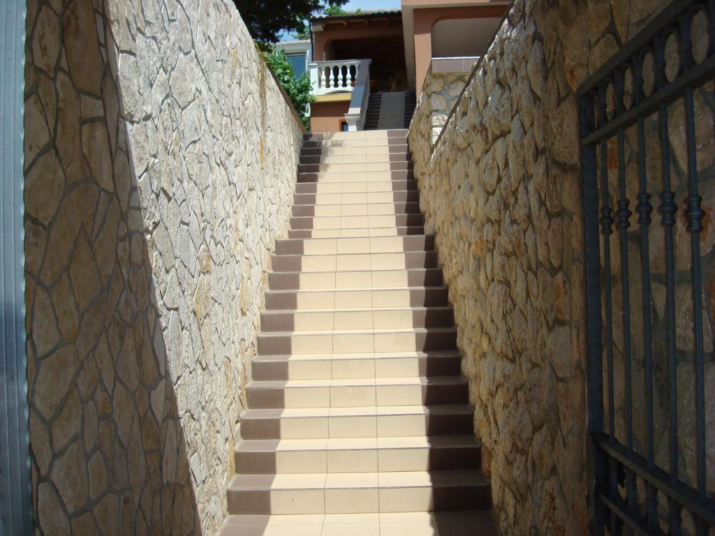 Apartments Klara โนวีวีโนดอลสกี ภายนอก รูปภาพ