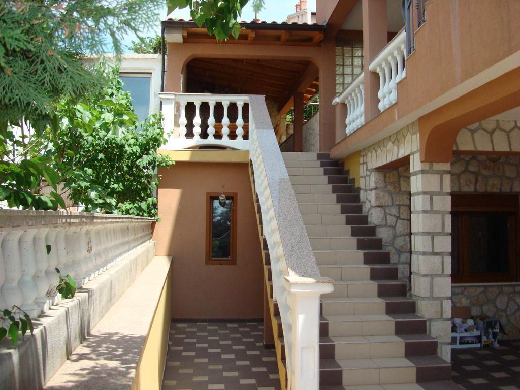 Apartments Klara โนวีวีโนดอลสกี ภายนอก รูปภาพ